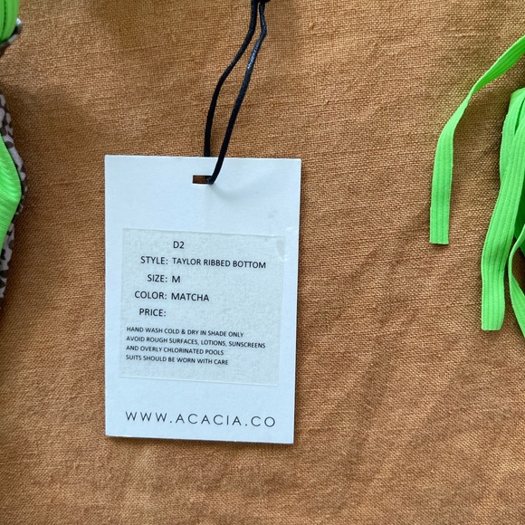 Taylor Acacia bottoms in matcha ribbed spring 2024 - Picture 4 of 5